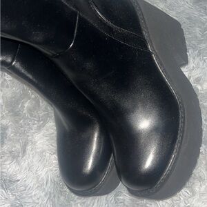 Elegant Black Women's Boots